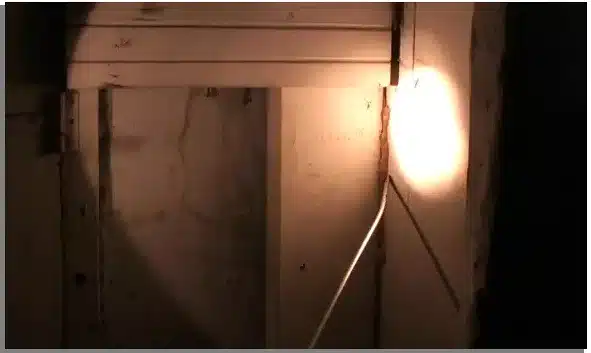 Inspection light illuminating a corner area